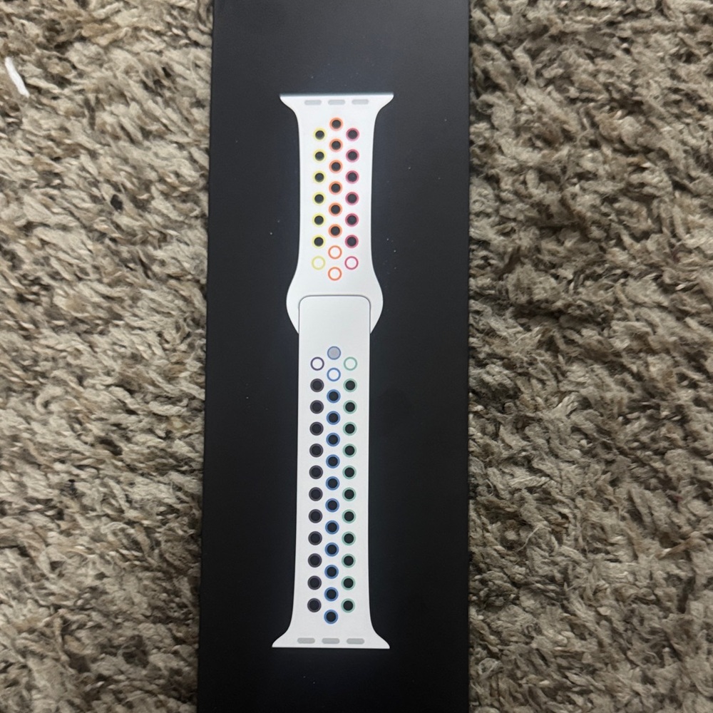 Apple Nike Sport Band pride edition